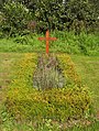 Monument voor Toon Pille (nr. 706). Het kruis werd aanvankelijk in 2008 verplaatst. Op 30 augustus 2012 werd er op een nieuwe locatie (bij het Huis van de Stad) een herinneringstegel voor Pille geplaatst.