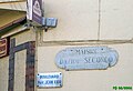 Maison Davide SECONDO, Nice - quartier Saint Roch, 100 Bd Pape Jean XXIII. Vue générale de la plaque sur le Boulevard, direction de la photo : Est. Une boulangerie fait l'angle.