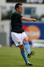 Shorey warming up for Aston Villa in 2008 Nicky Shorey Aston Villa-FH 010.jpg