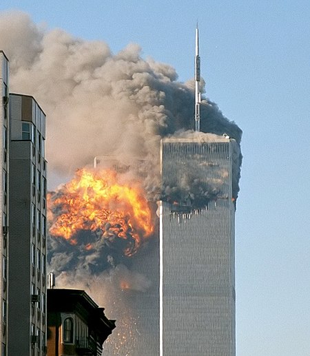 Tập_tin:North_face_south_tower_after_plane_strike_9-11.jpg