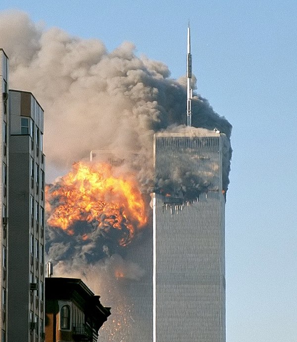 Fans and critics noted connections between the lyrics of "Mesías" and the September 11 attacks on the World Trade Center, resulting in an FBI investig