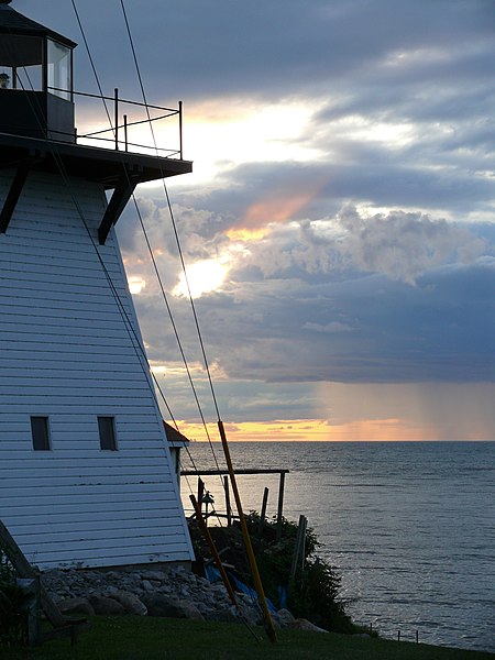 File:Olcott lighthouse with rainfall.jpg