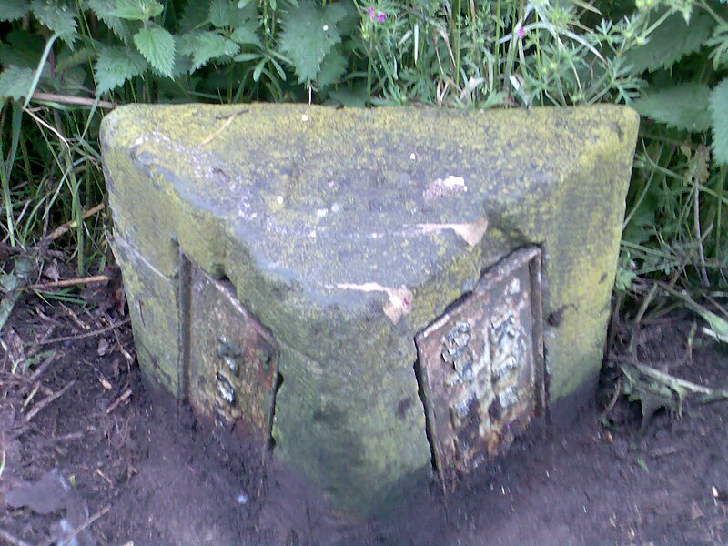 File:Old Boundary Marker by the A658 Harrogate Road near Buttersyke Bar (geograph 6038912).jpg