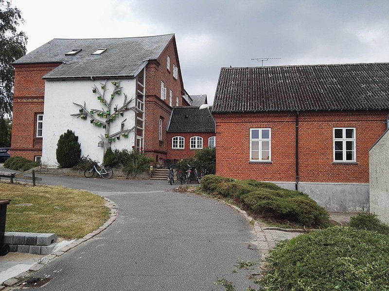 File:OllerupDenFrieLærerskole2.jpg