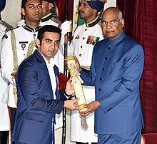 Indian President Ram Nath Kovind presenting the Padma Shri Award to Gautam Gambhir on 16 March 2019 Padma Shri Gautam Gambhir.jpg