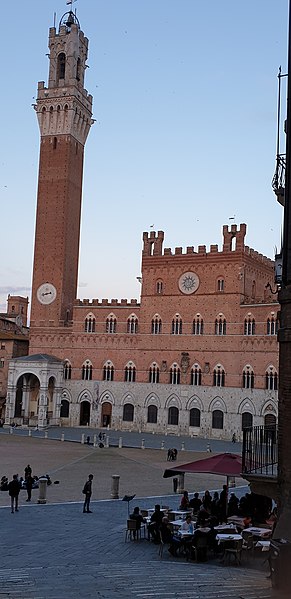 File:Palace of Siena's Common.jpg