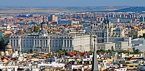 Palacio Real y Catedral de la Almudena de Madrid 03.jpg