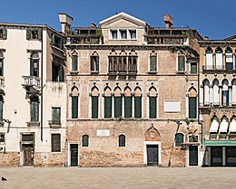 Palazzi Donà - building.jpg Central