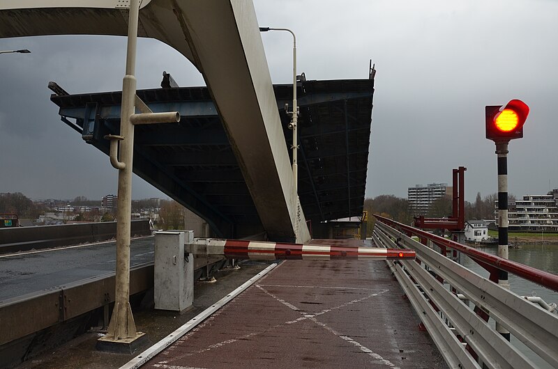 File:Papendrechtse brug 2018 3.jpg