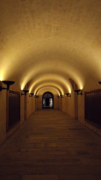 File:Paris 75005 Panthéon crypt 20140214 barrel vault.jpg