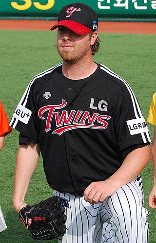 <span class="mw-page-title-main">Phil Dumatrait</span> American baseball player (born 1981)