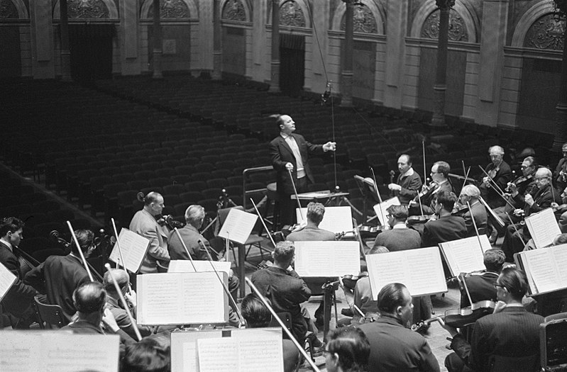 File:Pierre Boulez gastdirigent bij het Concertgebouworkest, Bestanddeelnr 914-7940.jpg