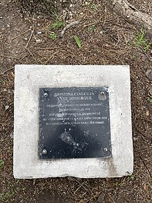 Plaque hommage avec Dépot de cendres Yves Domergue et Cristina Cialceta