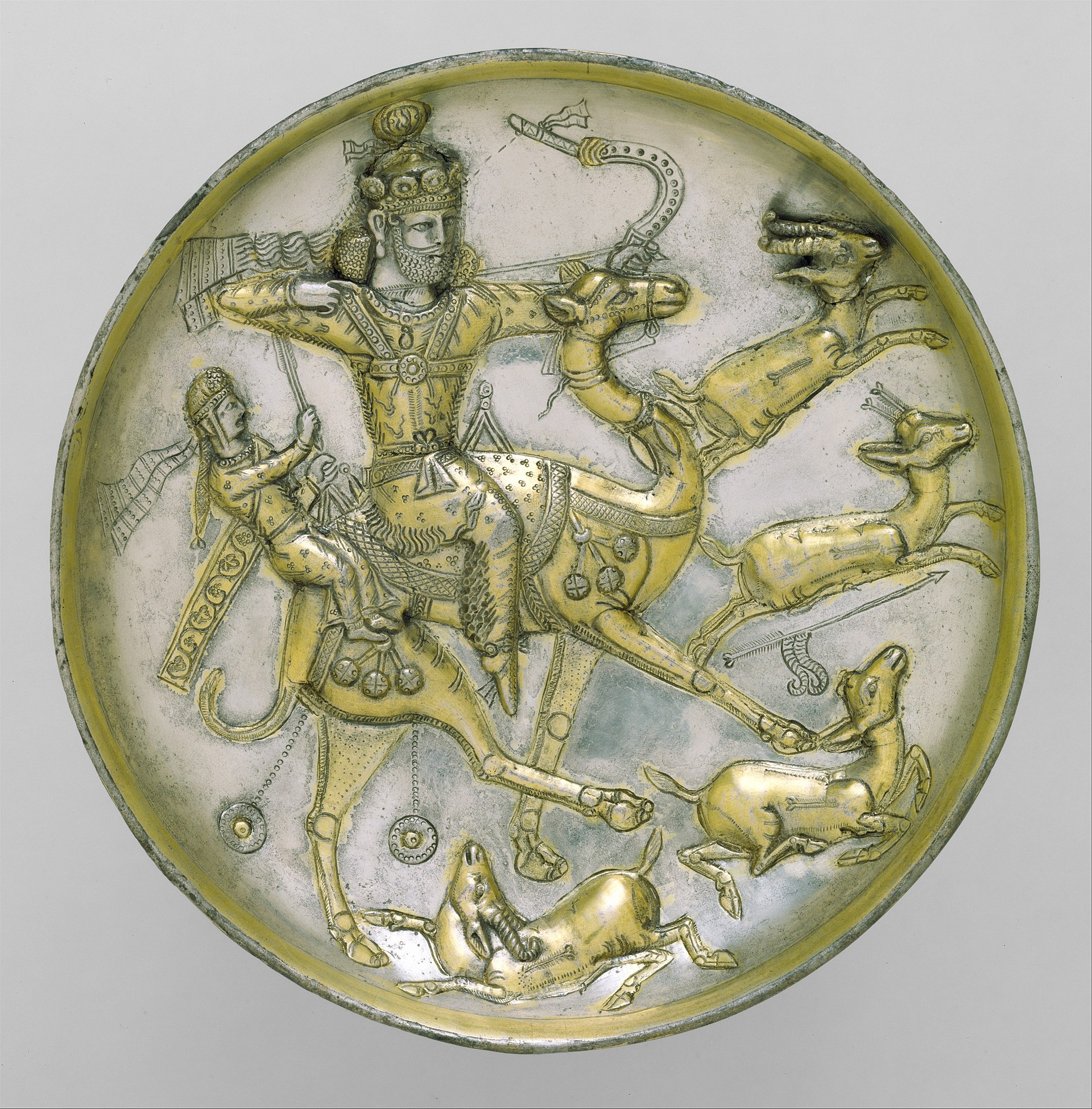 Plate with a hunting scene from the tale of Bahram Gur and Azadeh MET DT1634jpg