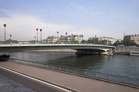 Pont de l'Alma 48°51′49″N 2°18′07″E﻿ / ﻿48.863522°N 2.301828°E﻿ / 48.863522; 2.301828