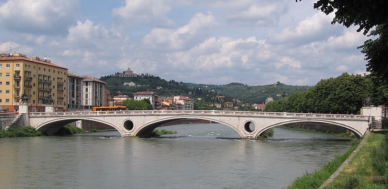 File:Ponte Vittoria Verona-01.JPG