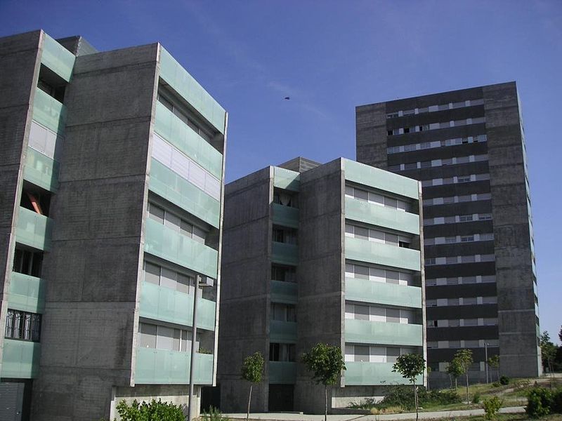 File:Pradolongo II housing (Madrid) 06.jpg