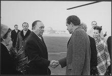 Nixon shakes hands with Mayor of Chicago Richard Daley, 6 February 1970 President Nixon shakes hands with Mayor Richard Daley on his arrival in Chicago, Illinois - NARA - 194669.tif
