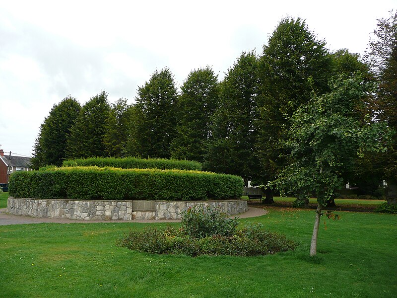 File:Public gardens of Alton, Hampshire, England 8.jpg