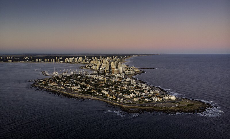 File:Punta del Este in amazing colors.jpg