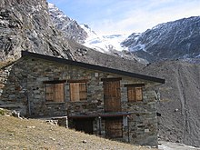 Il rifugio Aosta.