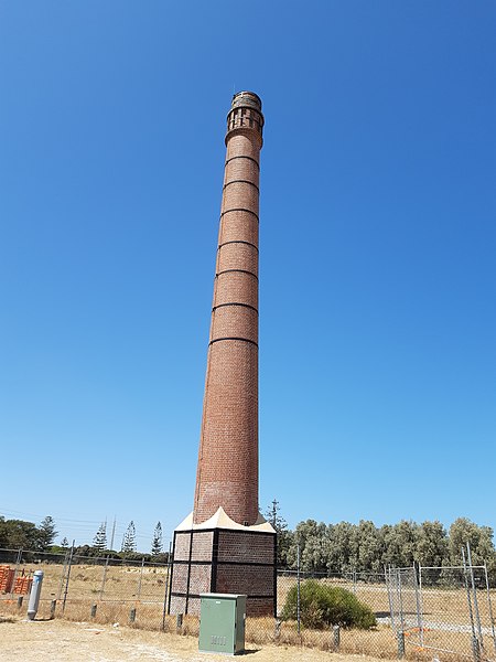 File:Robb Jetty Chimney, North Coogee, February 2020 01.jpg