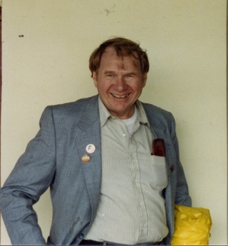 <span class="mw-page-title-main">Robert J. Behnke</span> American fisheries biologist