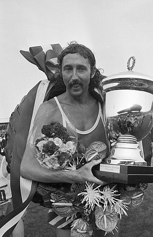Ron Hill Enscheden maratonilla 1975.