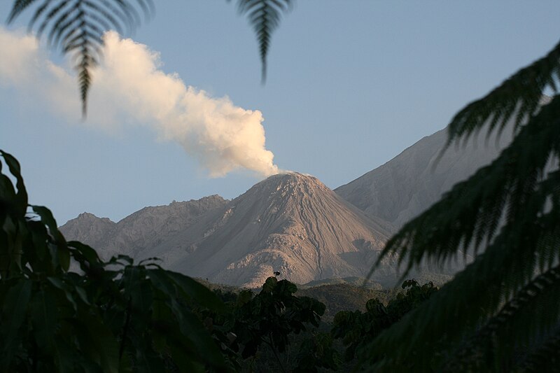 File:Santiaguito volcano, Guatemala.jpg