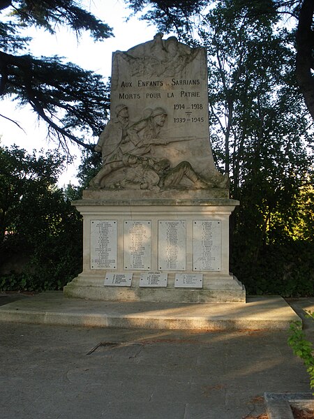 File:Sarrians - Monuments Morts.JPG