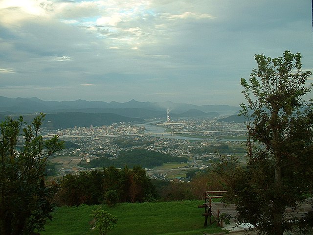 Photograph of the city.
