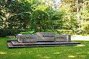 Schleswig-Holstein, Kiel, Nordfriedhof NIK 2929.jpg