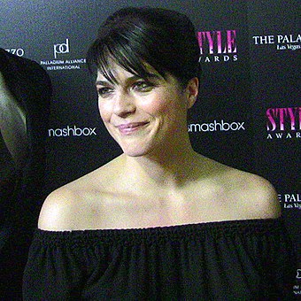 Shemale Christina Applegate Nude - Selma Blair - Wikiwand