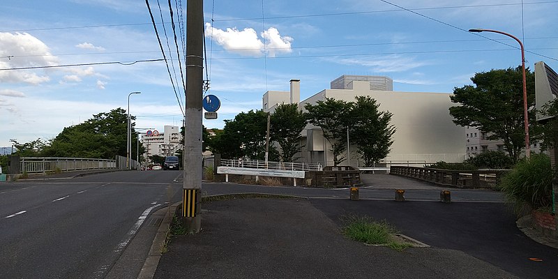 File:Shiomi Bridge and Nishinoshō Bridge Kanakuzu River Sawara-ku Fukuoka City 20220809.jpg