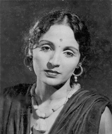 Shobhna in the film Rambaan (1948)