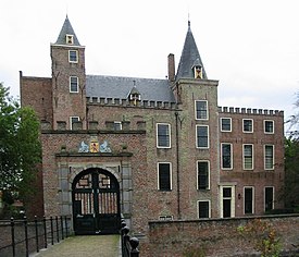 Slot Haamstede met poortgebouw.JPG