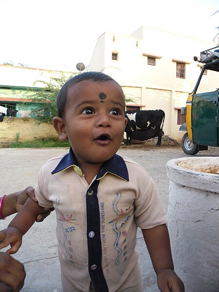 File:Smiling male child1.JPG