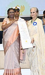 Smt. Waheeda Rehman, Dadasaheb Phalke Awardee at 69th National Film Awards.jpg