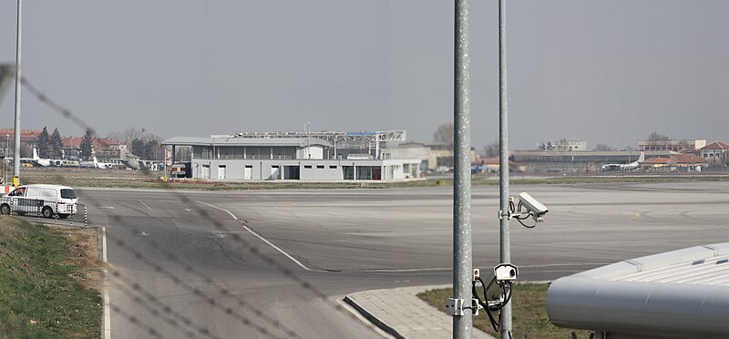 File:Sofia Airport inside stitched 10 2009.jpg