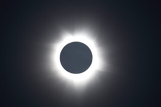 Solar eclipse of 2012 november 14 near Mt Carbine.jpg