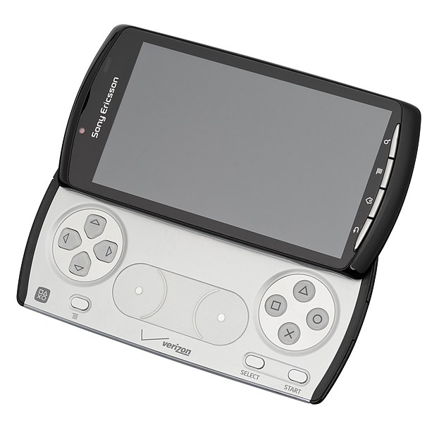 623px-Sony-Xperia-Play-Open-FL.jpg