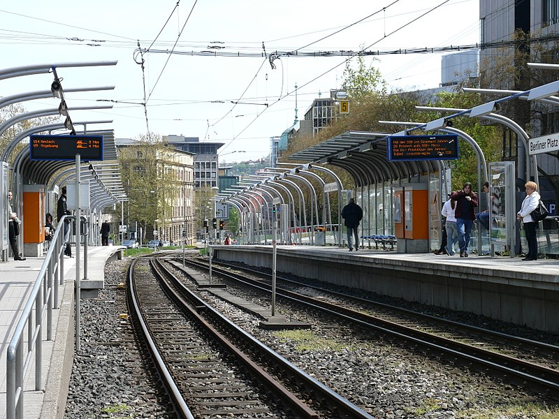 File:Stadtbahnhaltestelle Berliner Platz - Liederhalle.jpg