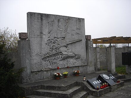 Mauzoleum Żołnierzy Radzieckich, Cmentarz Wojenny
