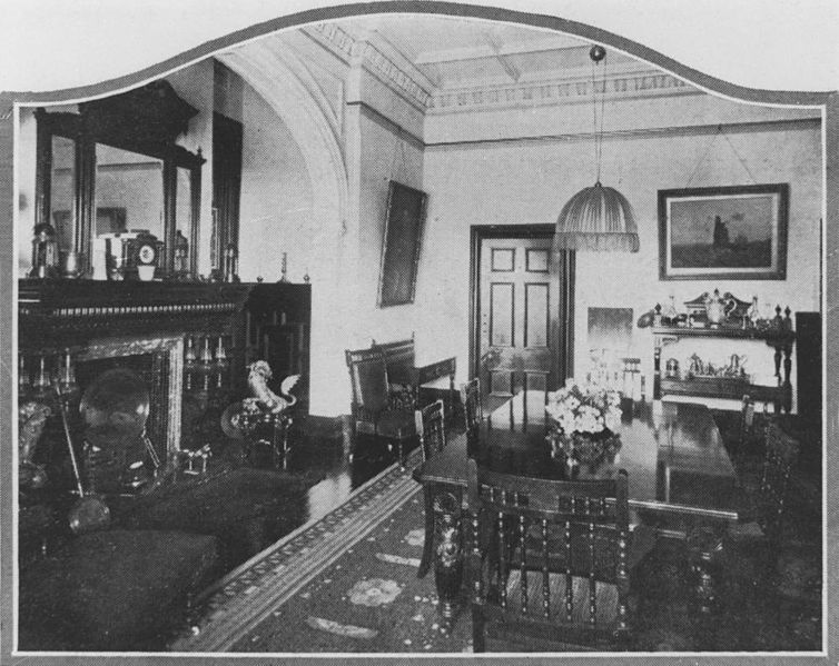 File:StateLibQld 2 187103 Portion of the elegant dining room at Ross Roy, Indooroopilly, 1922.jpg