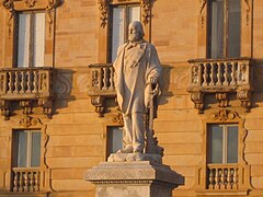 Statua di Garibaldi a Trapani.jpg