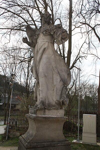 File:Statue of archangel Gabriel in Náměšť nad Oslavou, Třebíč District.jpg