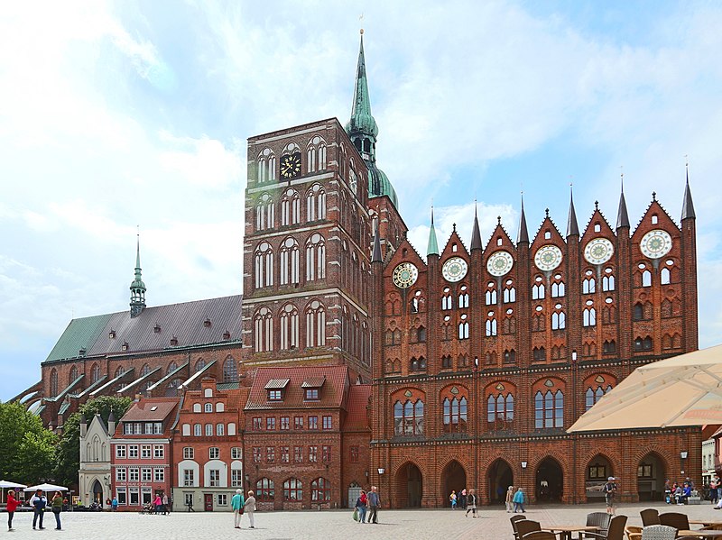 File:Stralsund Alter Markt 05.jpg