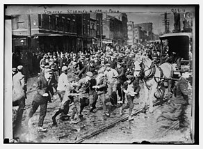 Strikers storming horse-drawn car. Strikers storming horse-drawn car, Philadelphia LCCN2014684532.jpg