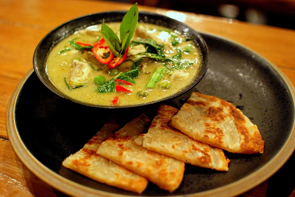 Thai green chicken curry and roti