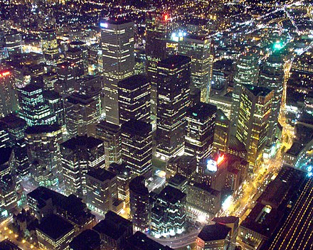 El centre de Toronto vist de nit.
